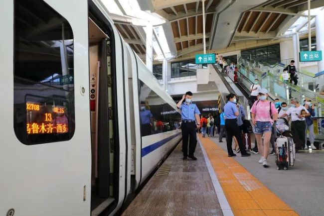 西安至乌鲁木齐动卧列车来了