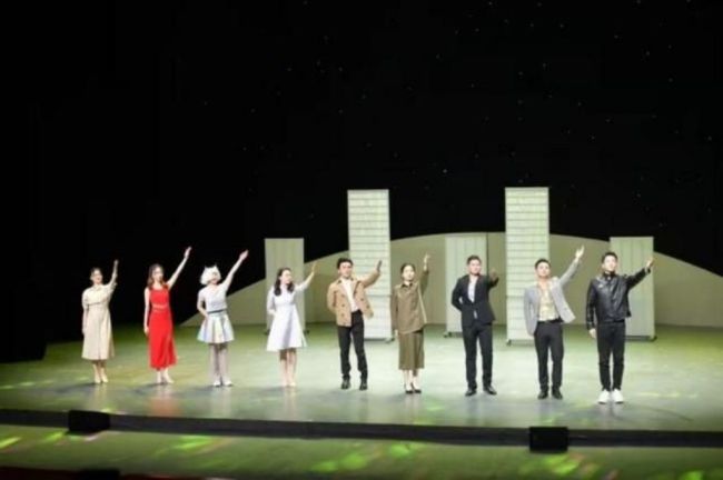 Hilarious urban comedy staged at the Xincheng Theater in ancient Xi’an City