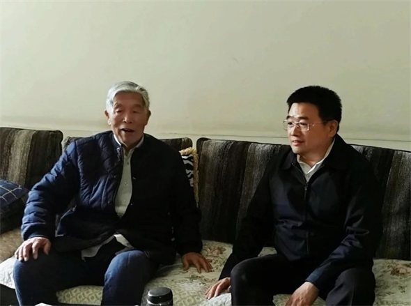 陕西省体育局局长徐明非看望慰问陕西省体育局老干部