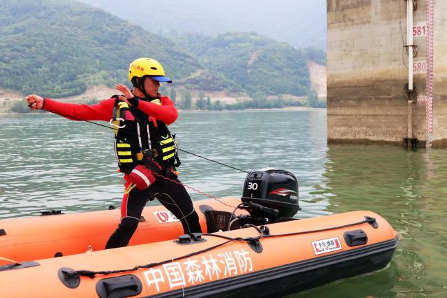 新疆森林消防总队：水域救援培训火热进行中