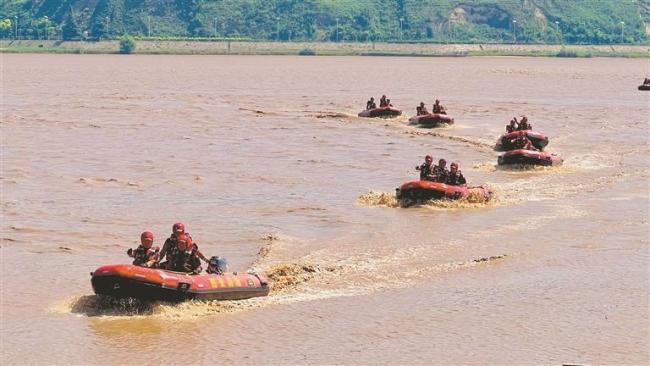 黄河渭河流域跨区域举行抗洪抢险实战演练