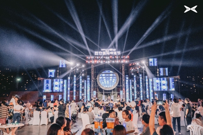 小鹏汽车助力2022（第三届）西安国际啤酒节盛大开幕