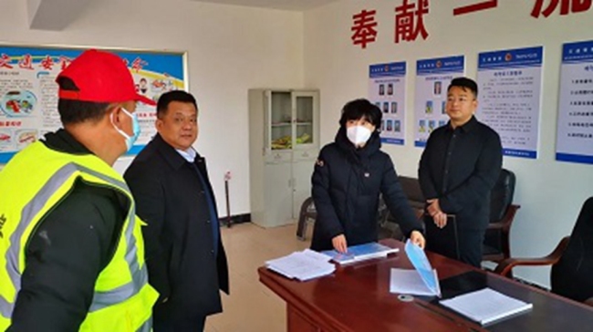 靖边县委常委、宣传部部长李京津检查指导疫情防控和安全生产工作