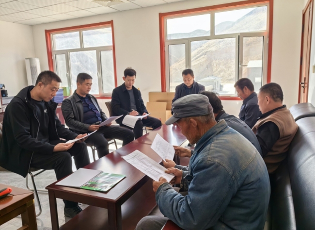 陕西榆林冯家峁村药材变“药”匙 3800亩远志开启村民致富路