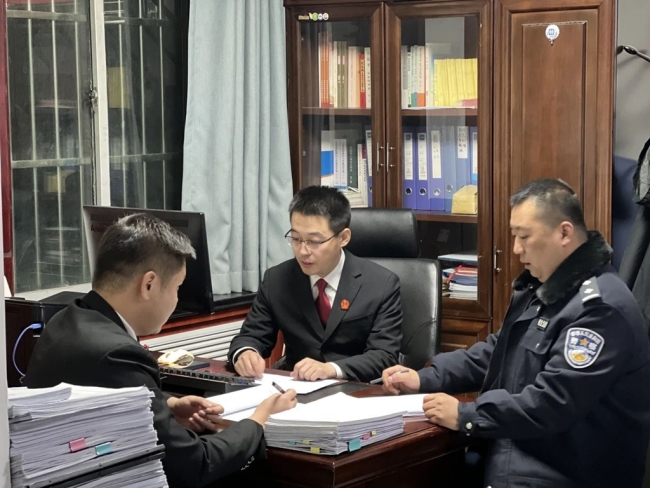 榆阳法院郑硕：做一名有温度的执行法官