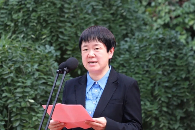 西北农林科技大学副校长马建华与王曼华共同为"陕西米脂小米研发中心"