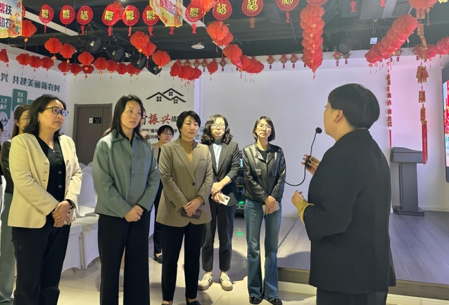 全市妇联重点工作观摩调研活动走进镇坪