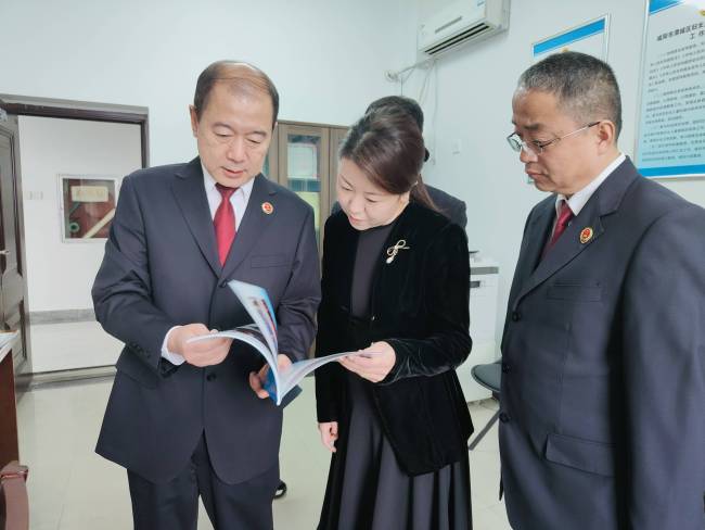 刘洁：以法护航促发展 践行公益显担当