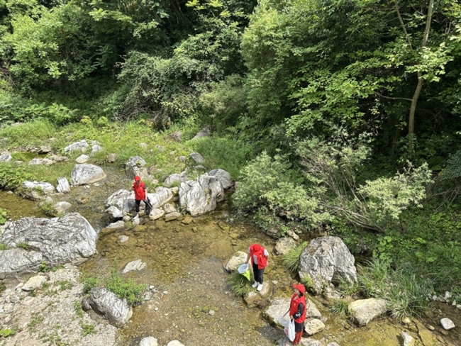 Villagers volunteer as 'riverkeepers' for the Hanjiang River in Shaanxi