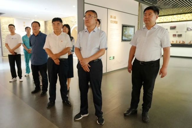 宝鸡市文化和旅游局局长武云一行莅临柳林酒业集团调研
