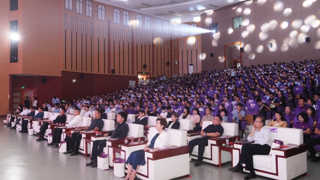 陕西省西咸新区秦汉中学建校十周年庆典圆满举行