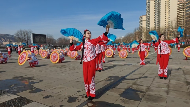 煤海劲旅舞新春，神东秧歌绽芳华