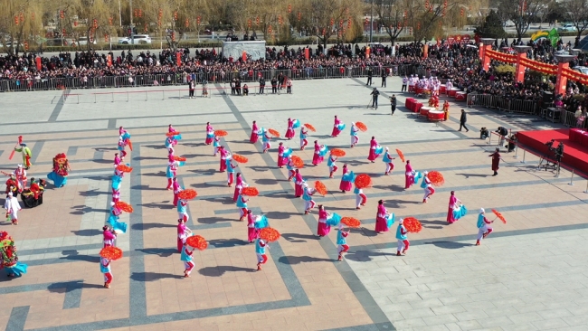 新春社火正当时 七支秧歌竞艳神木市人民广场