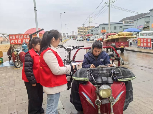 神木市迎宾路街道：传承雷锋精神 共建美好街道