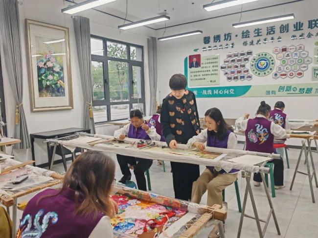 武功刺绣：十指春风揽山河万色 千丝点彩扬民族之粹