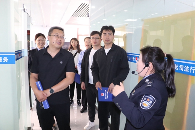 绥德县法律援助中心赴吴起“取经”，点亮法律援助新航程