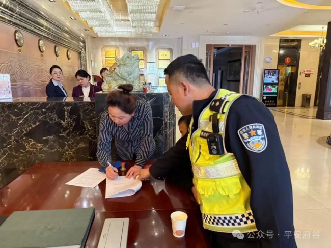 府谷县公安局交警大队：筑牢通勤安全网 织就交通防护盾
