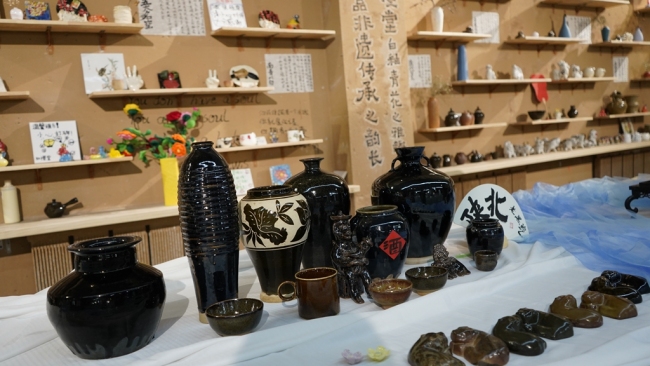 “光影绘靖 陶艺焕新”靖边摄影艺术与非遗传承融合展开幕