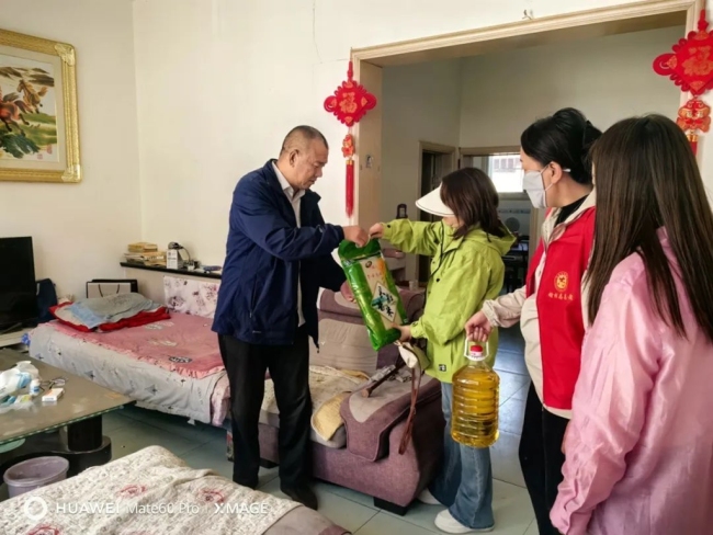 榆林市横山区崇德路街道永盛社区开展“全国助残日”活动