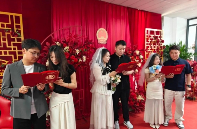 陕西神木：“520”扎堆结婚领证 新政策让爱更“甜蜜”