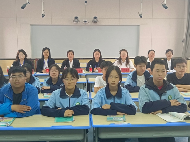 西安欧亚学院与清涧县联合开展中小学思政课“大练兵”活动