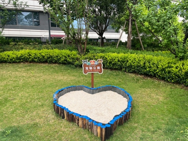 物业巧手绘童趣 社区添彩筑温馨——西安云锦东方小区里的暖心服务频获居民点赞