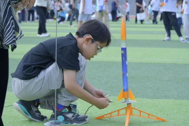 靖边少年“飞”向荣耀：航模赛斩获多项大奖
