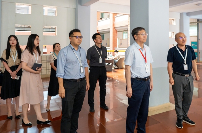 西安欧亚学院接受本科教育教学审核评估整改中期“回头看”专家入校考查