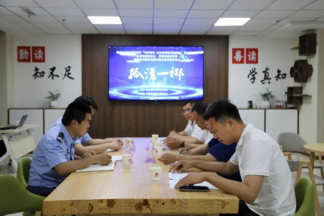 榆林经开公安：“银幕+云端”筑牢企业防骗网