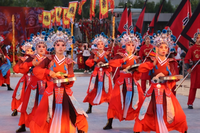 陕西神木杨家鼓：以鼓汇神 以赛聚力