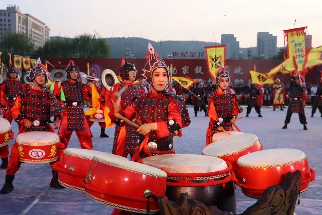 陕西神木杨家鼓：以鼓汇神 以赛聚力