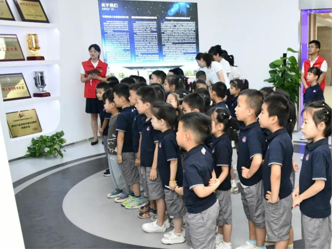 西安经开区校企联合举办科学实践教育活动