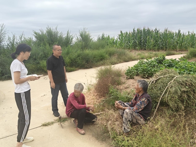 榆林市移动公司驻村工作队：田间地头拉家常 民情民声记心头