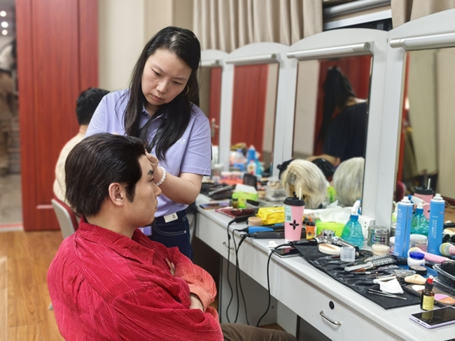 茅奖改编再出征！话剧《生命册》绽放中国艺术节