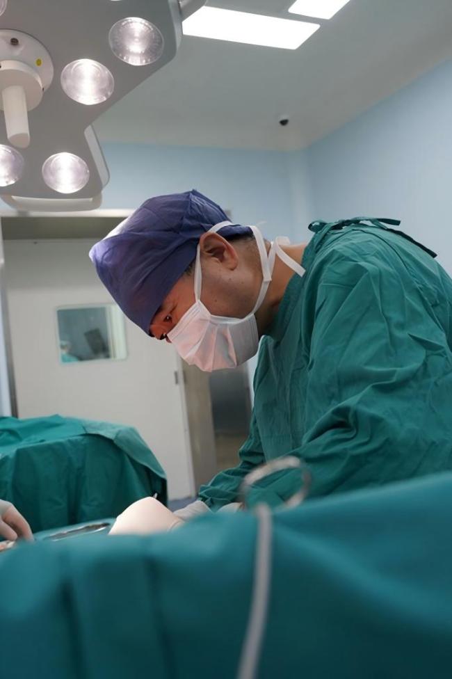 十大精湛医术 引领医疗创新 西安国际医学中心医院2025年“精湛医术奖”成果展