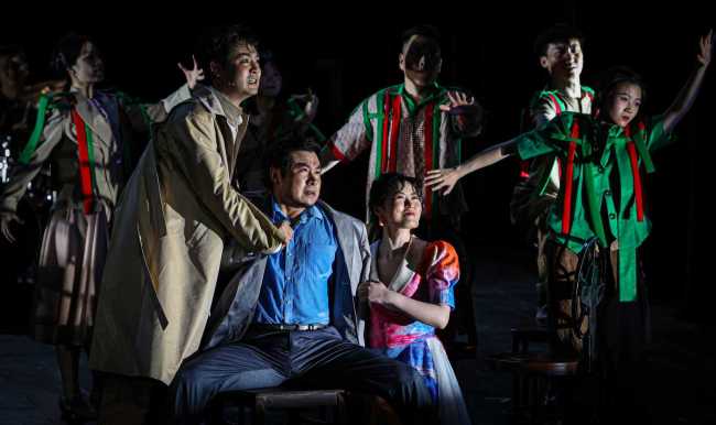 陕西人艺以“三剧”实践铸就话剧“生命史诗”——淬文学之魂、立舞台之骨 话剧《生命册》为艺术节注入陕西强音