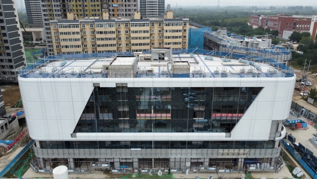 BIM技术解难题 中建八局十里雅望三标段项目主体结构封顶