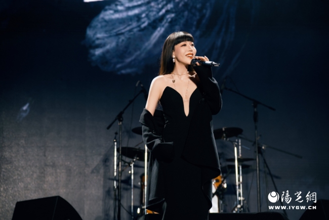 稻浪伴乐声 好物助振兴 榆阳区青云镇尤家湾兰若坊•柿子树下稻田音乐季燃动陕北深秋