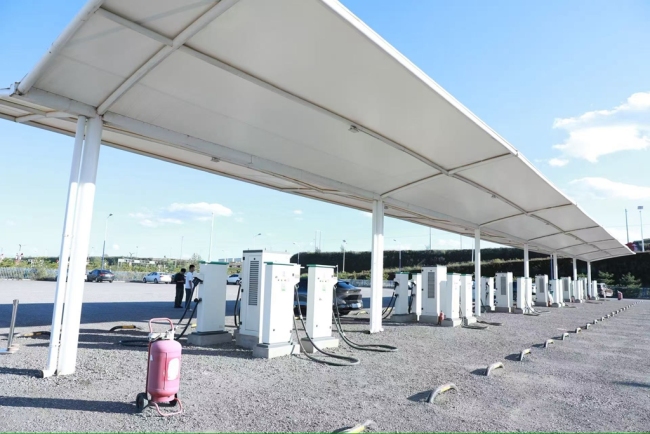 榆林市横山区：“桩”满惠民电 续航新生活