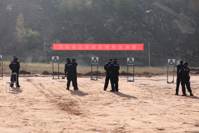 陕西府谷县公安局实弹射击训练锻造“硬核”战斗力