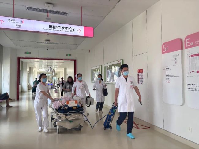 西安国际医学中心医院：27秒抢通生命线，4岁坠楼娃的重生奇迹