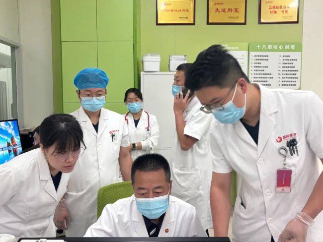 西安国际医学中心医院：27秒抢通生命线，4岁坠楼娃的重生奇迹