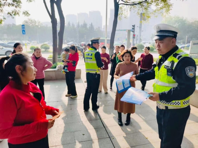全龄友好 精准守护 西安经开区定制化交通安全宣教获好评