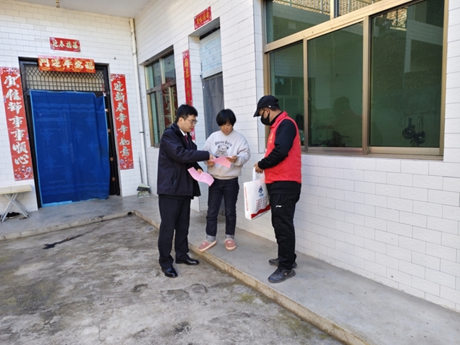 宝鸡眉县金渠镇：法治护航平安路 入户宣传暖民心