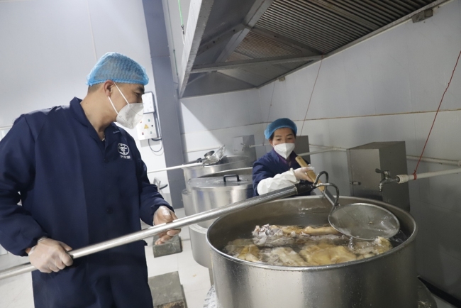 陕西绥德：牛产业链式发展“犇”向“牛日子”