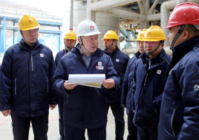 延长石油天然气公司总经理王飞到志丹天然气液化站开展安全督查