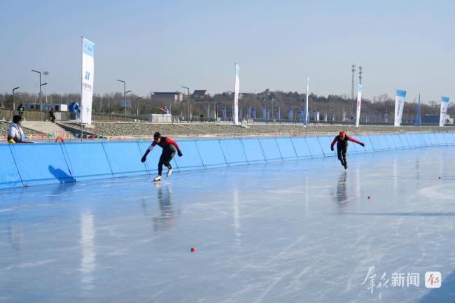 陕西省一冬会速度滑冰群众组比赛举行