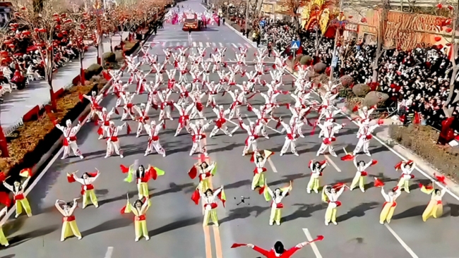 2026年陕北榆林过大年秧歌展演横山代表队:鼓舞声声迎盛世