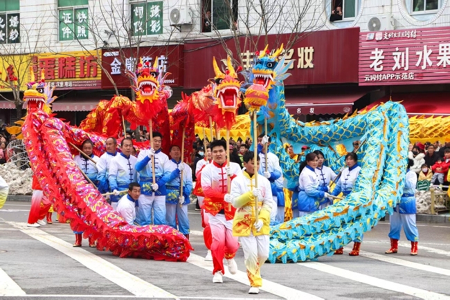 骐骥献瑞贺新春 和美宜君吉祥年 宜君县举办2026年元宵节社火展演活动