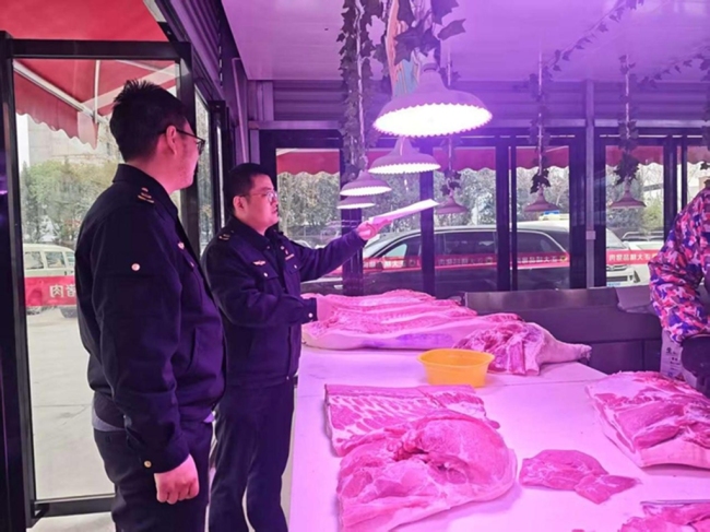 西安经开区：整治违规“生鲜灯” 守护市民“菜篮子”